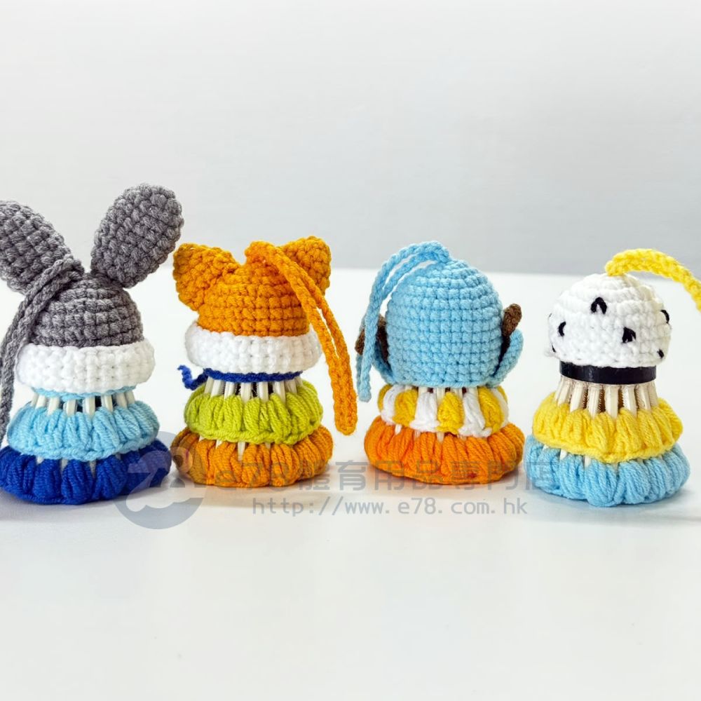 Handmade Crochet Shuttlecock Keychain CKEY080 – e78shop